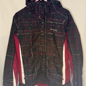 Columbia Women’s Plaid Red and Black Puffer Ski Jacket. Double lining